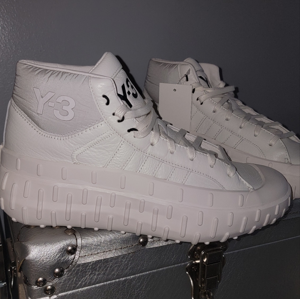 Y-3 Sneakers 👟